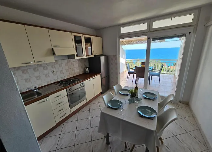 Apartman Sea And Pine
